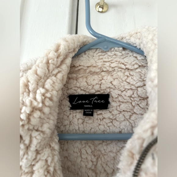 Love Tree Sherpa Vest - Picture 4 of 6